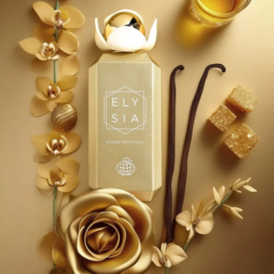 Luxe gouden parfumfles Elysia Sugar Patchouli omringd door bloemen, vanille en suikerblokjes